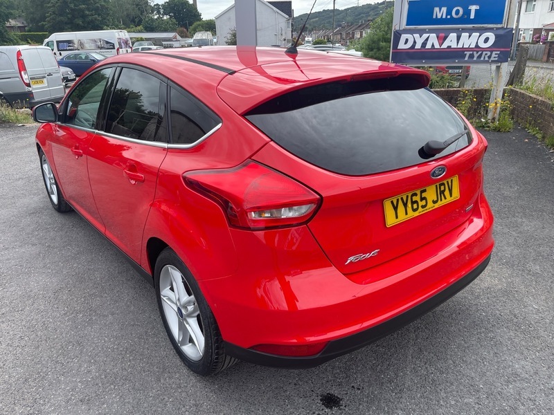 Ford Focus Zetec Red #5