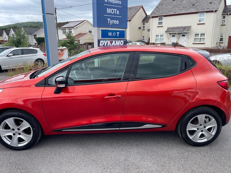 Renault Clio Dynamique Nav 16V Red #4