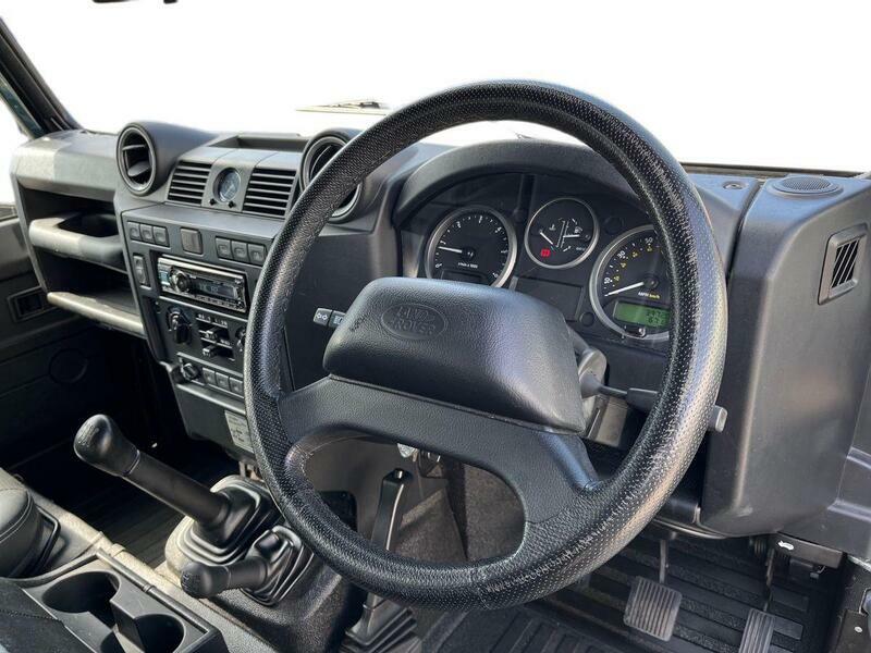 Land Rover Defender 90 2.2 Tdci Xs Station Wagon Double Cab Ma RK65CJF Green #3