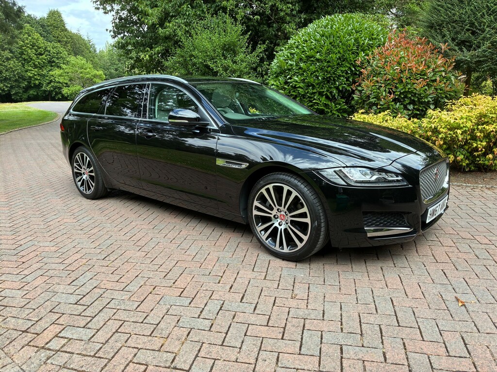 Jaguar XF 2.0 D Portfolio Black