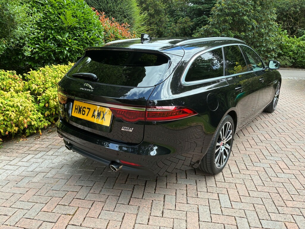 Jaguar XF 2.0 D Portfolio Black #4