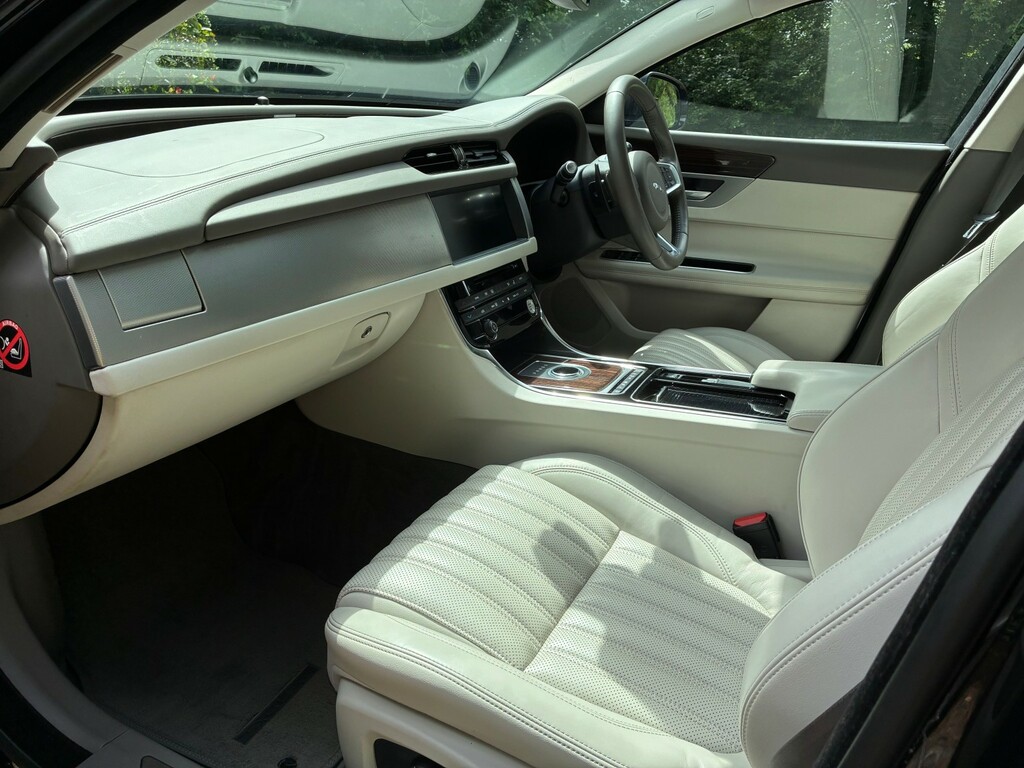 Jaguar XF 2.0D R Sport Saloon 180 Ps White #12