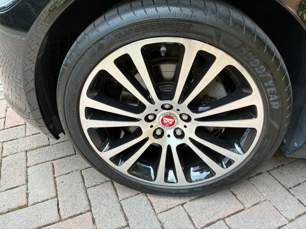 Jaguar XF 2.0D R Sport Saloon 180 Ps White #19