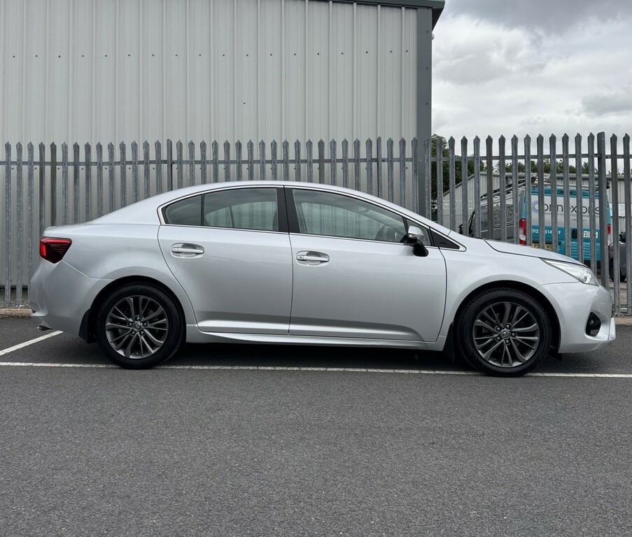 Toyota Avensis D-4d Excel 141 White #7