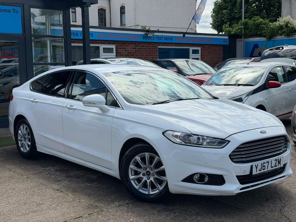 Ford Mondeo Hatchback 2.0 Tdci Zetec Euro 6 Ss 201767 White