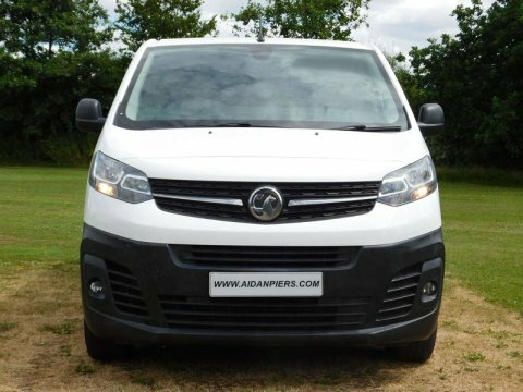 Vauxhall Vivaro 1.5 Turbo D DY69SYU White #4