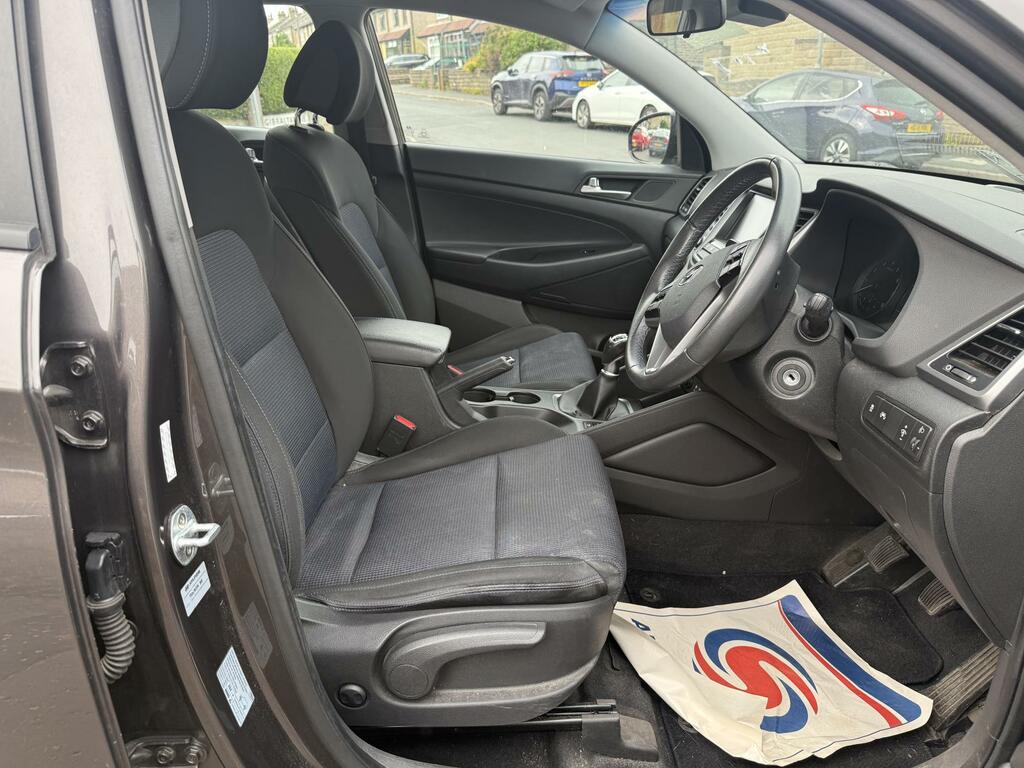 Hyundai Tucson Gdi Se Blue Drive White #9