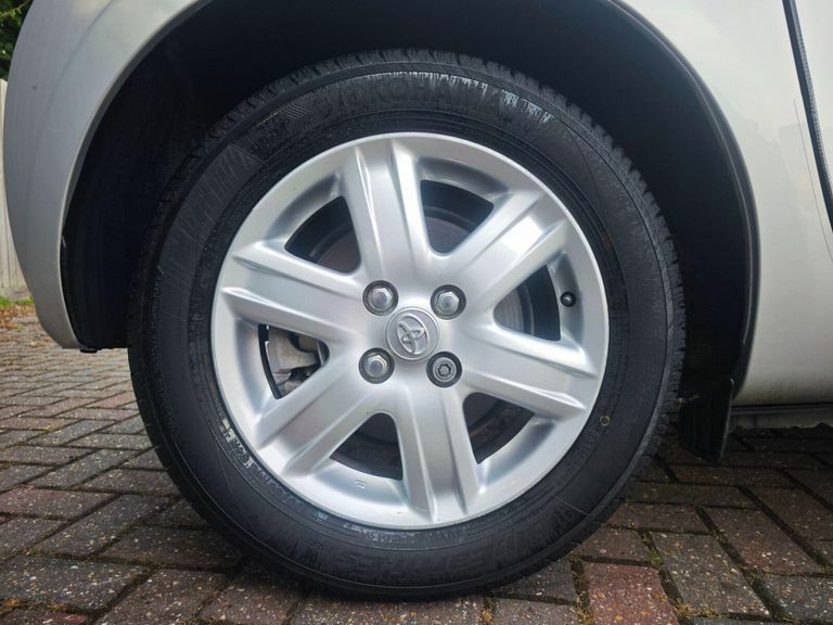 Toyota IQ Vvt-i Iq White #18