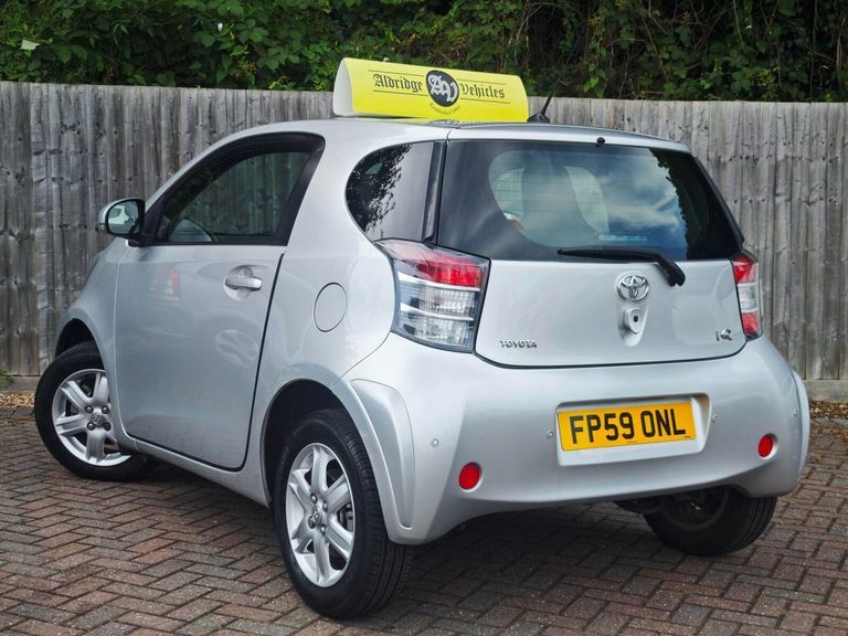 Toyota IQ 1.0 Vvt-i Multidrive Euro 4 Silver #2