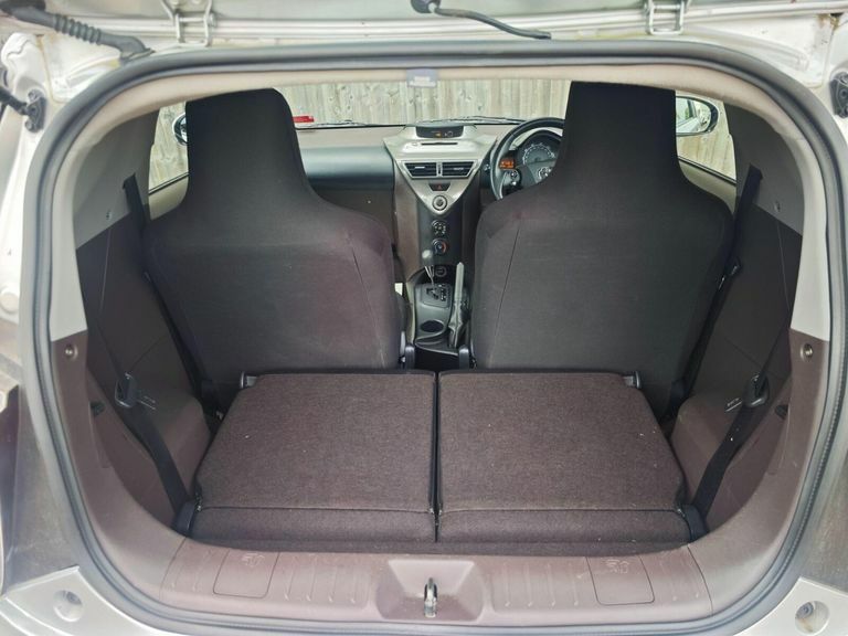 Toyota IQ Vvt-i Iq White #22