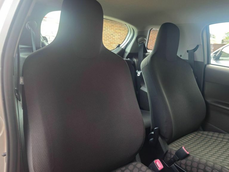 Toyota IQ Vvt-i Iq White #14