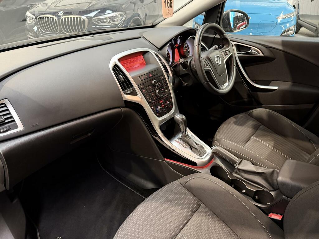 Vauxhall Astra 1.4T 16V Limited Edition Euro 5 Red #35