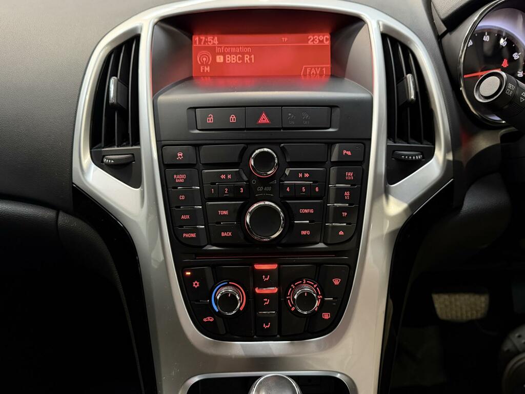 Vauxhall Astra 1.4T 16V Limited Edition Euro 5 Red #19