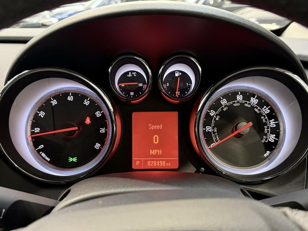 Vauxhall Astra 1.4T 16V Limited Edition Euro 5 Red #17