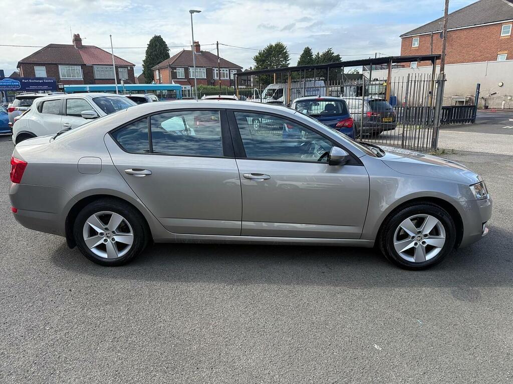 Skoda Octavia 1.4 Tsi Se Hatchback Euro 5 Ss Beige #5