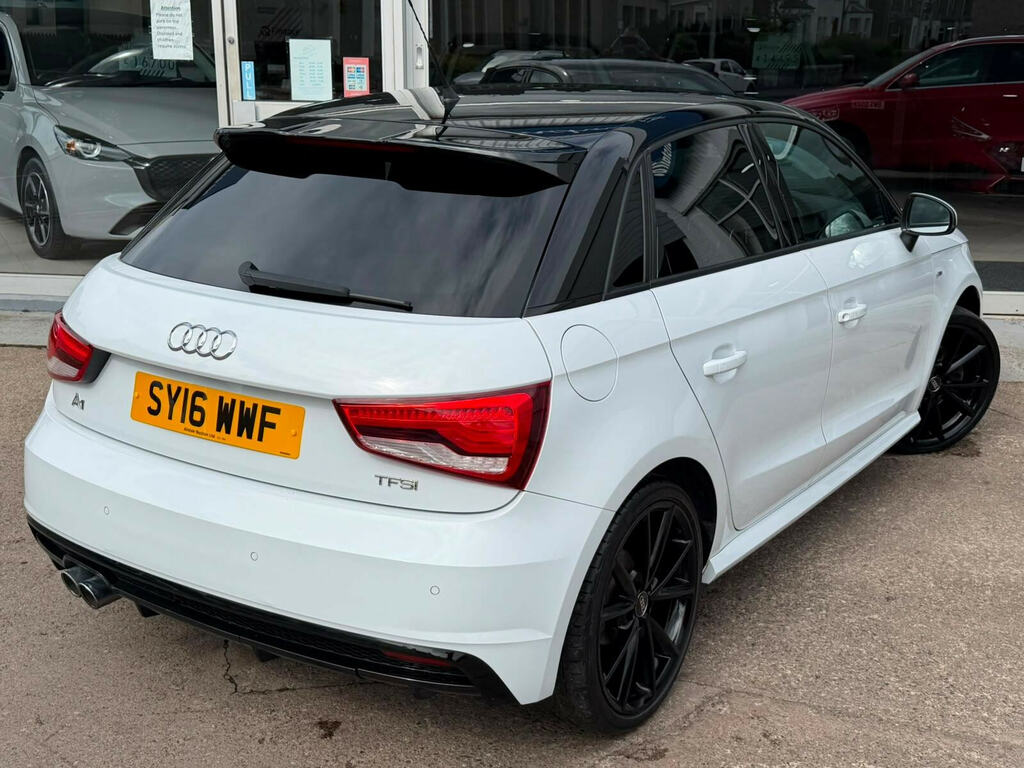 Audi A1 1.4 Tfsi Cod Black Edition Sportback Ma White #6