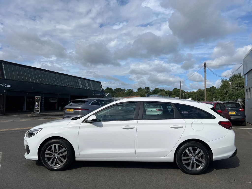 Hyundai I30 1.0 T-gdi Se Nav Tourer Euro 6 Ss White #4