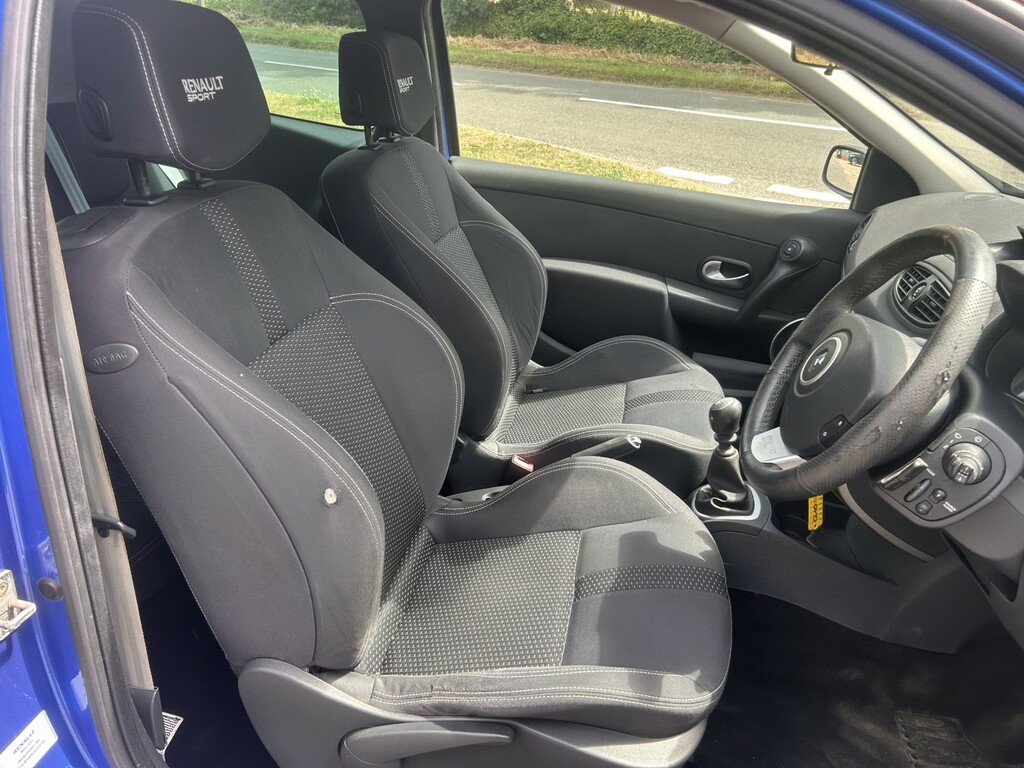 Renault Clio Renault Clio Extreme 1.2 Hatch. Met Blue #10
