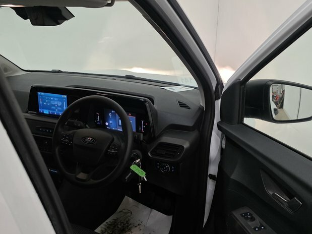 Ford Transit Courier Mpv Green #47