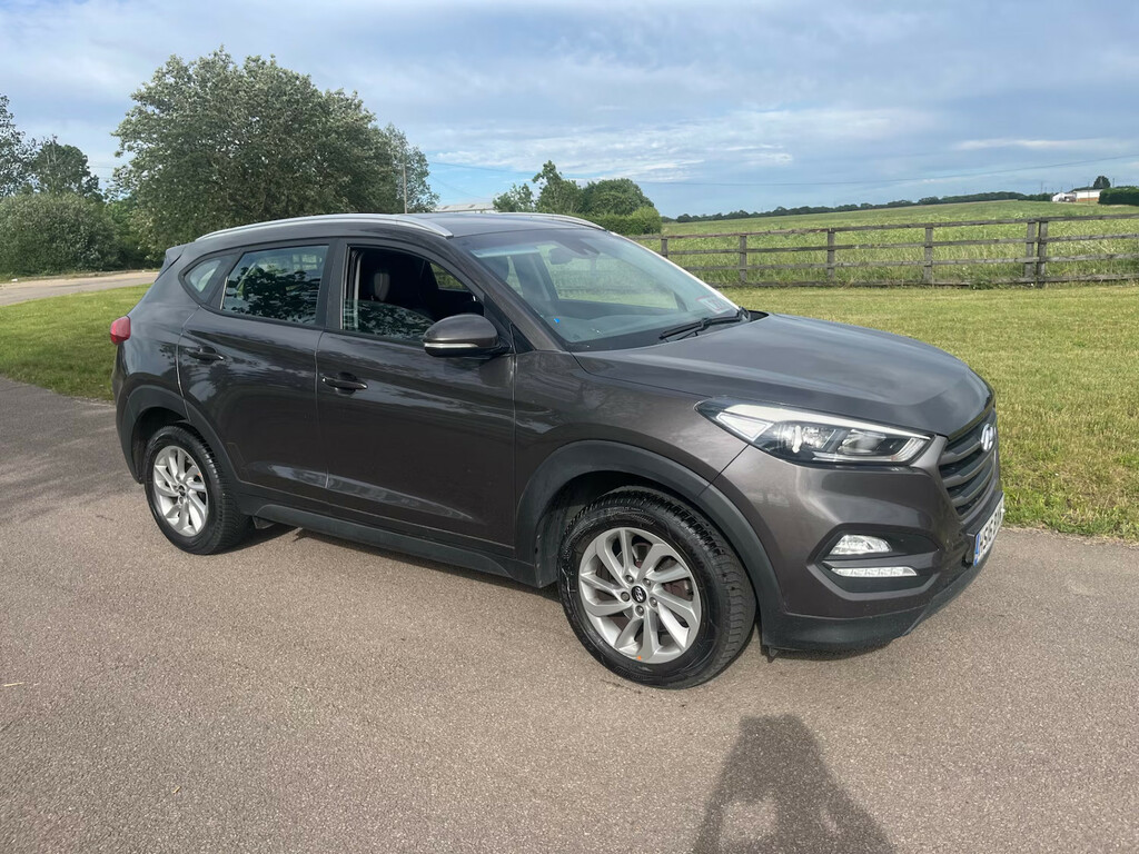 Hyundai Tucson 1.7 Crdi Blue Drive Se Nav 2Wd White #2
