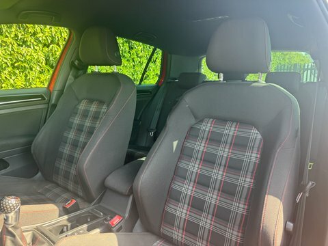 Volkswagen Golf 2.0 Tsi Bluemotion SY66NVK Red #6