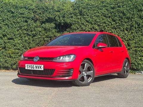 Volkswagen Golf 2.0 Tsi Bluemotion SY66NVK Red
