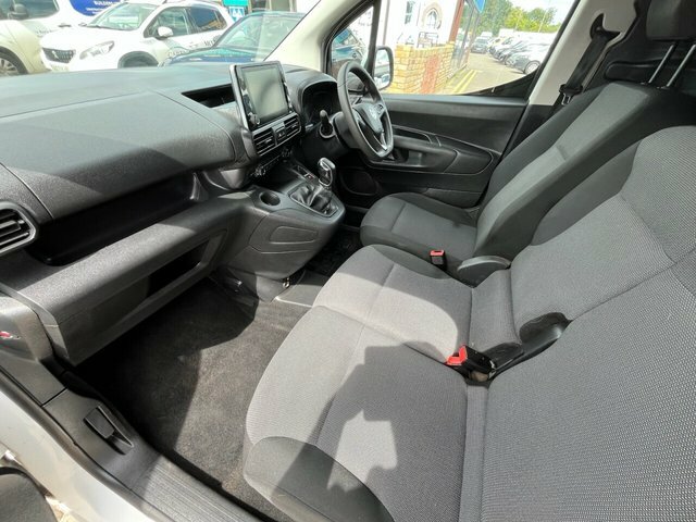 Vauxhall Combo Turbo D 2300 Sportive DW70CNE White #4