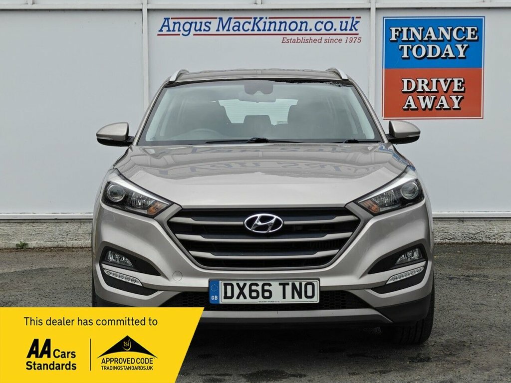 Hyundai Tucson 1.7L Se Nav White #3