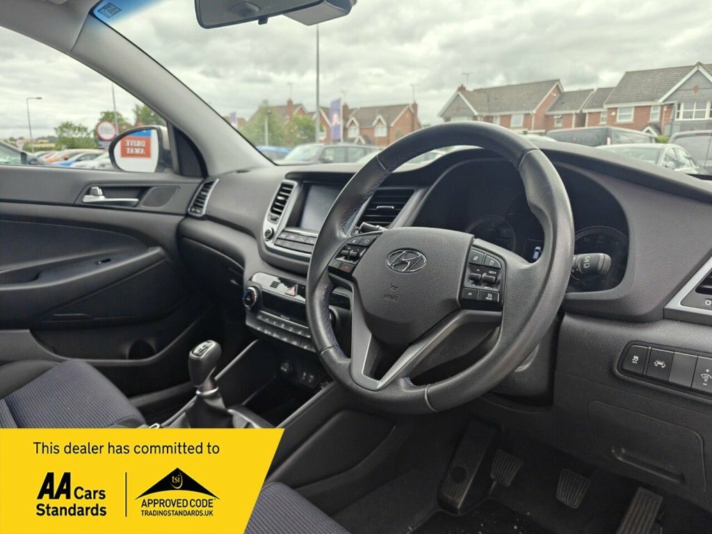 Hyundai Tucson 1.7L Se Nav White #2