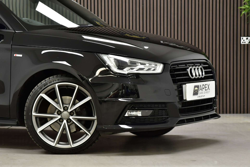Audi A1 Tfsi Cod Black Edition Hatchback Eur LO67ENE #6