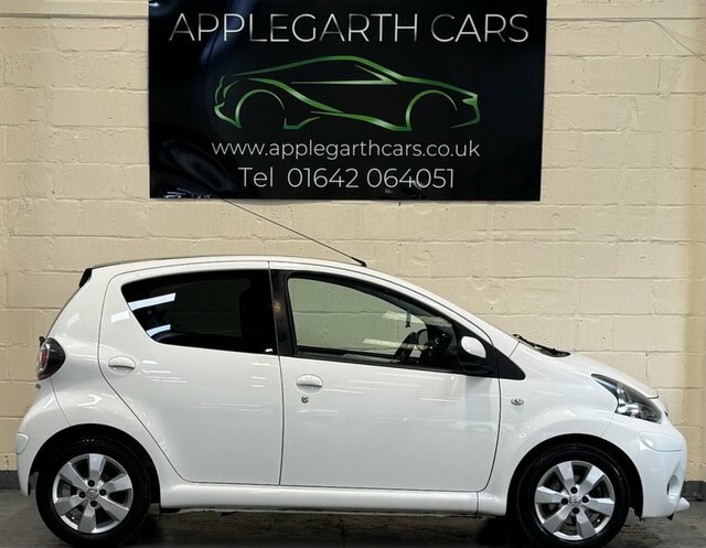 Toyota Aygo Vvt-i Move Hatchback White #2