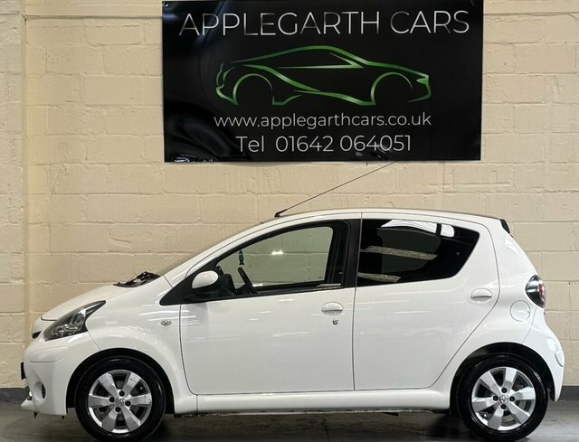 Toyota Aygo Vvt-i Move Hatchback White #6