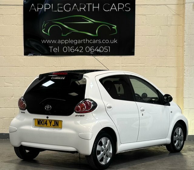 Toyota Aygo Vvt-i Move Hatchback White #3