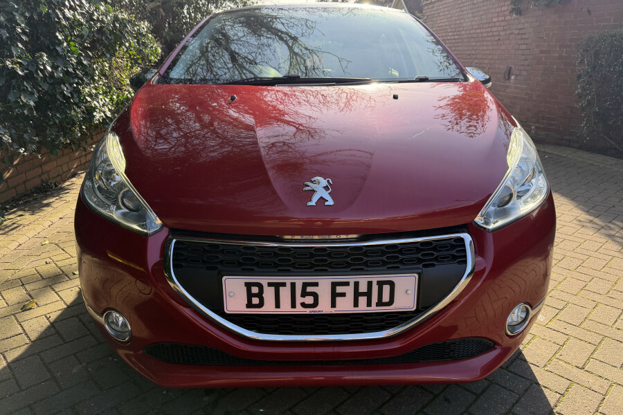 Peugeot 208 208 Style Red #4