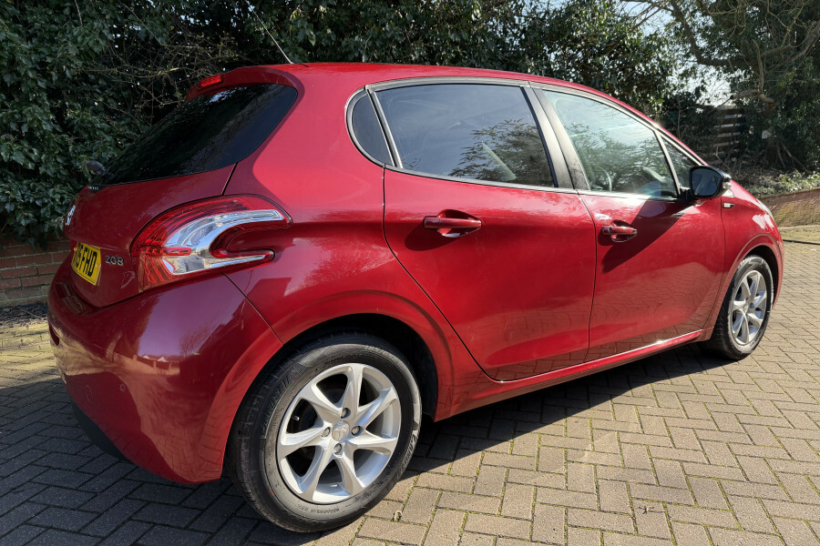 Peugeot 208 208 Style Red #6