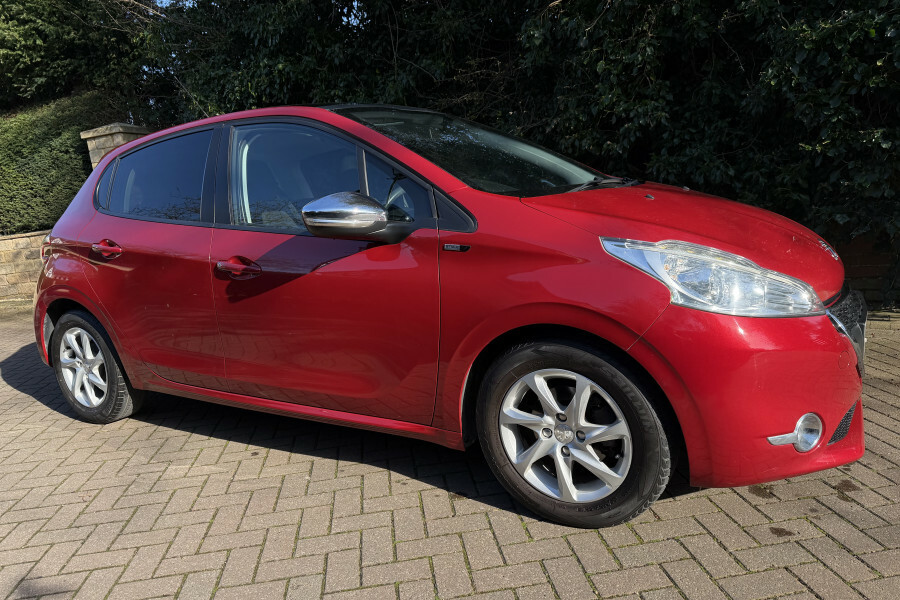 Peugeot 208 208 Style Red