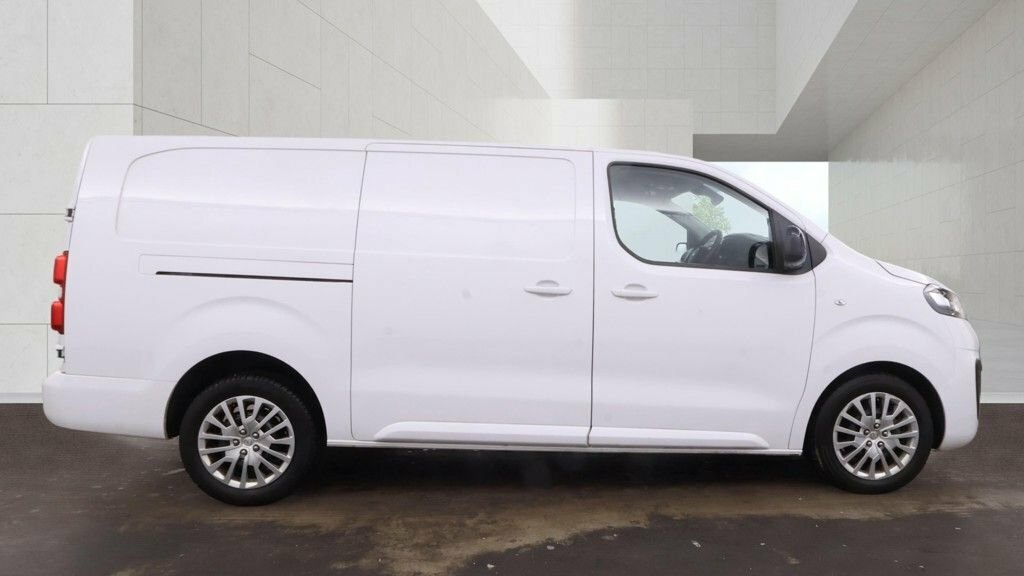 Vauxhall Vivaro 1.5L Pro 6Dr White #5