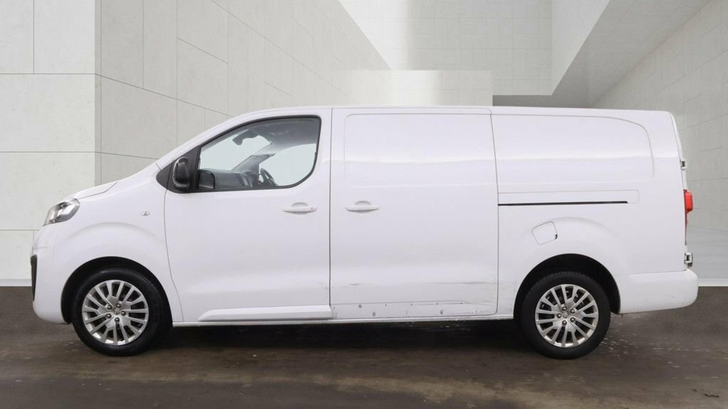 Vauxhall Vivaro 1.5L Pro 6Dr White #6