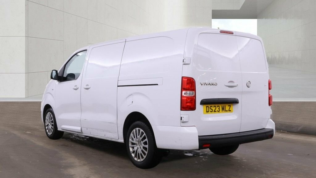 Vauxhall Vivaro 1.5L Pro 6Dr White #3