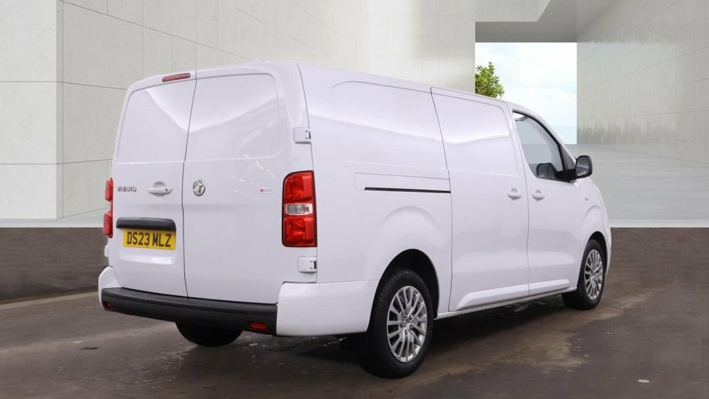 Vauxhall Vivaro 1.5L Pro 6Dr White #4
