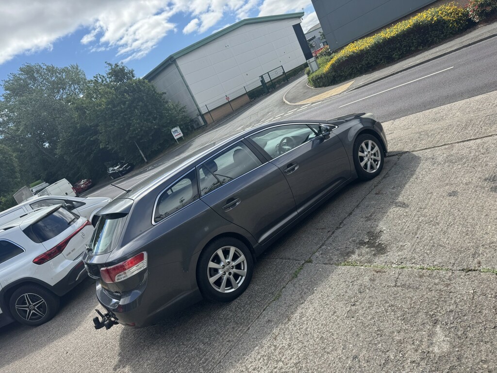 Toyota Avensis T Spirit Blue #14