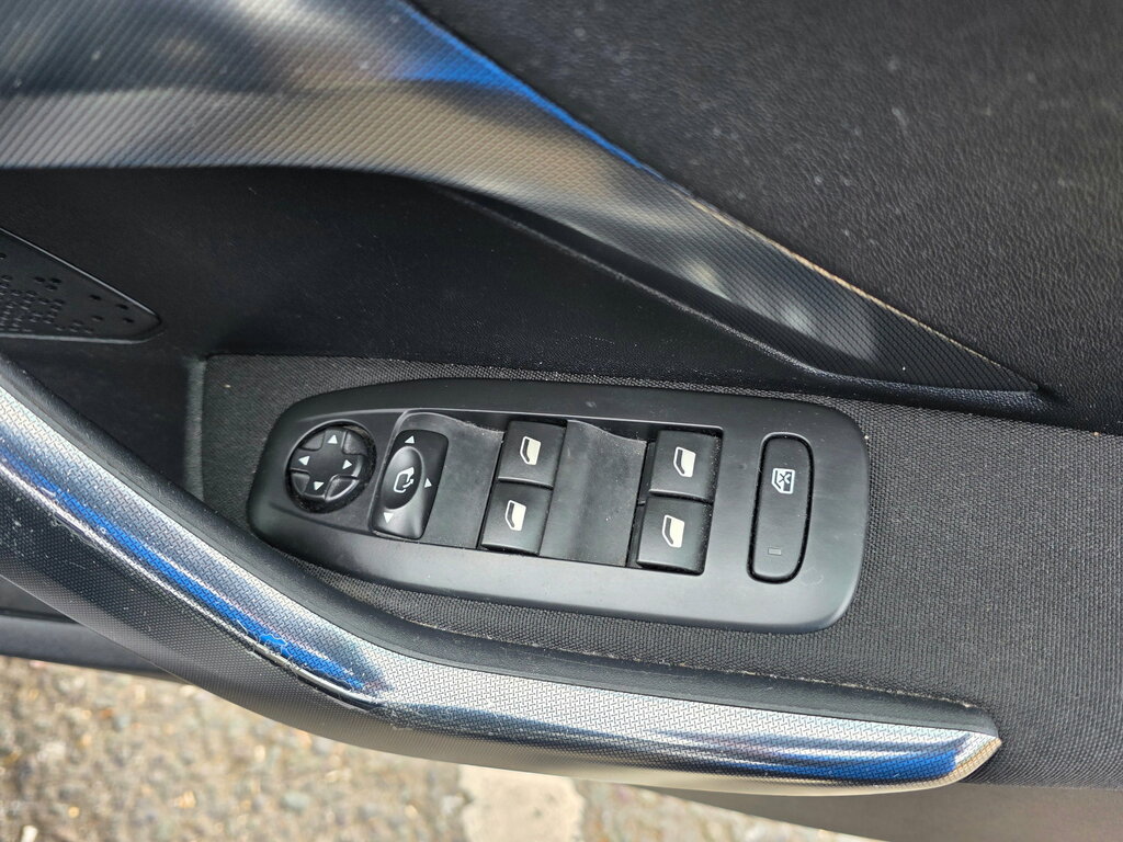 Peugeot 2008 1.2 Puretech Allure  #21