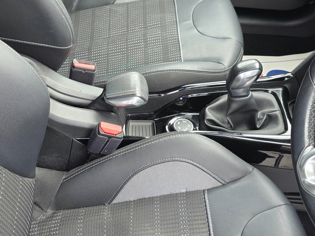 Peugeot 2008 1.2 Puretech Allure  #36