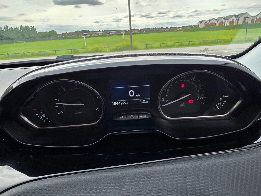 Peugeot 2008 1.2 Puretech Allure  #25
