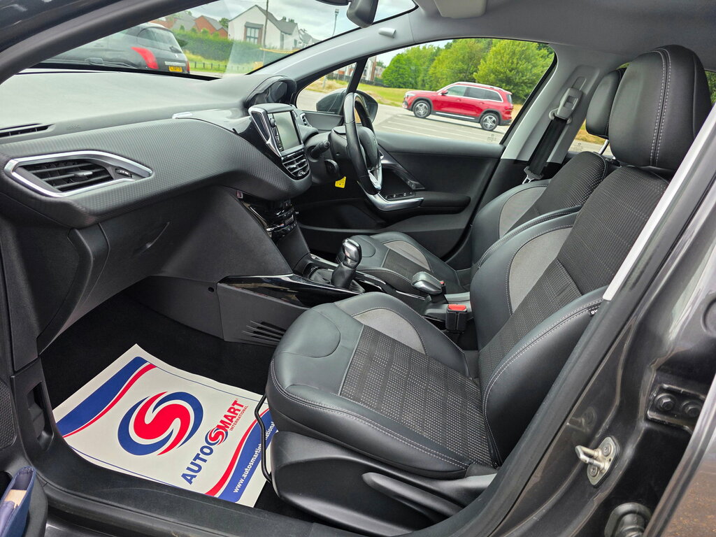 Peugeot 2008 1.2 Puretech Allure  #9