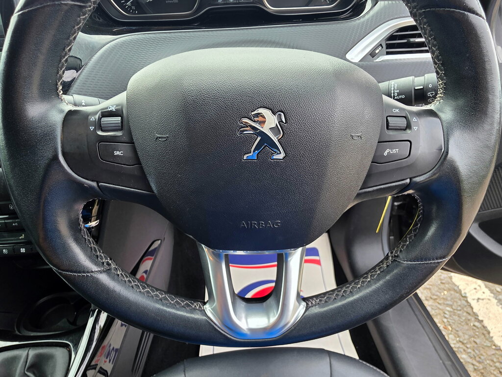 Peugeot 2008 1.2 Puretech Allure  #32