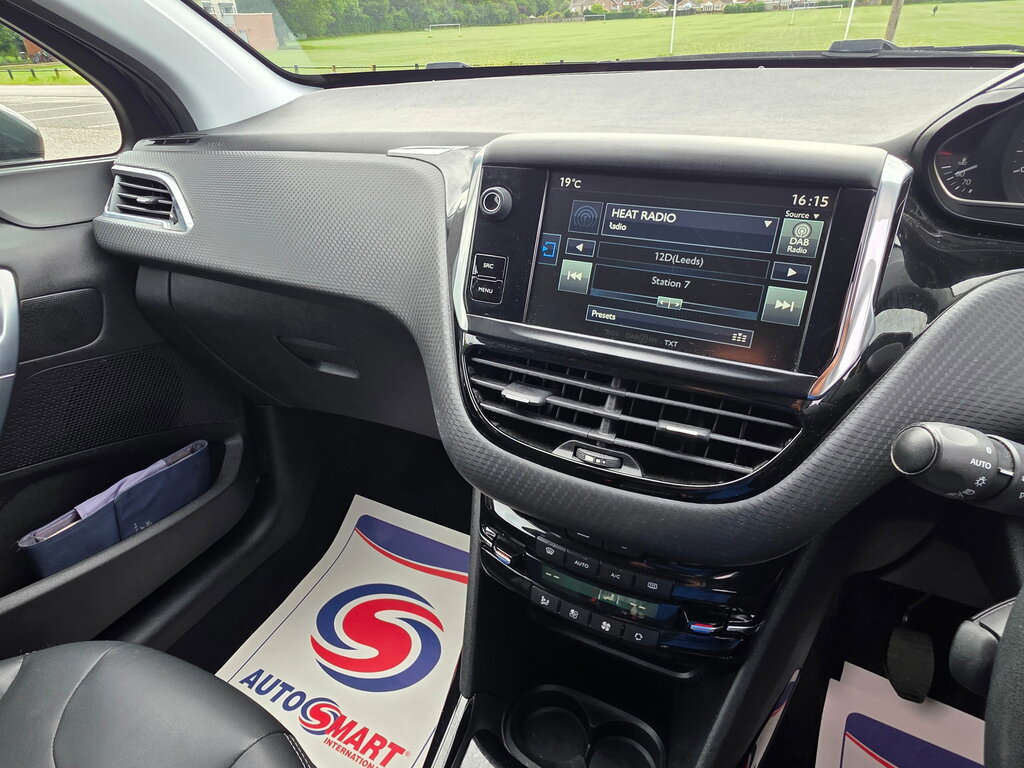 Peugeot 2008 1.2 Puretech Allure  #31