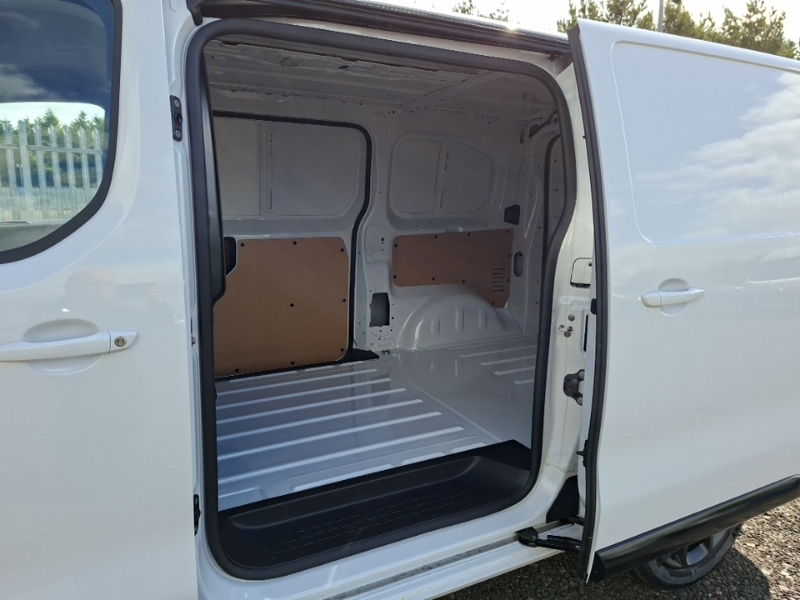 Vauxhall Vivaro 1.5 Turbo D 120 Pro H1 Van White #6