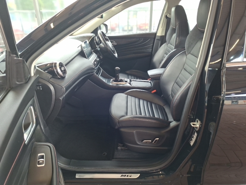 MG HS 1.5 T-gdi Exclusive SA22VYV Black #5