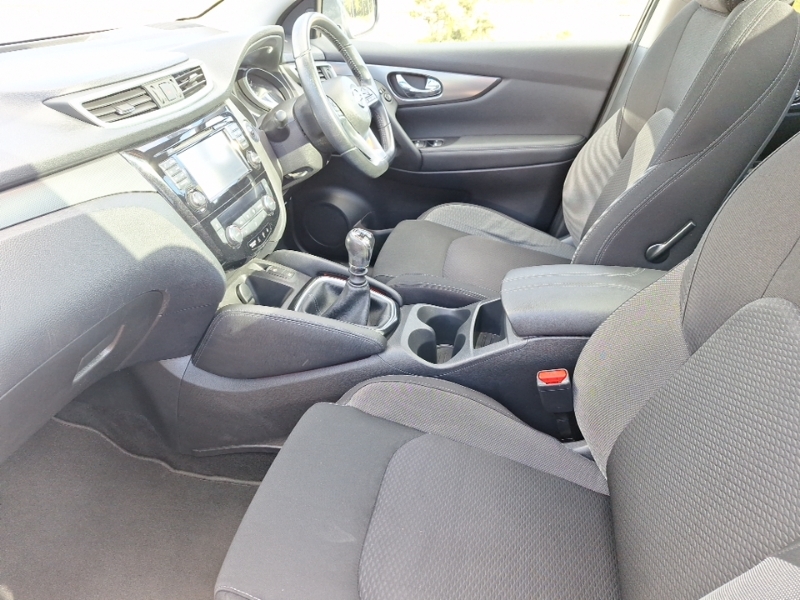 Nissan Qashqai 1.3 Dig-t N-connecta SR19BYD Black #5